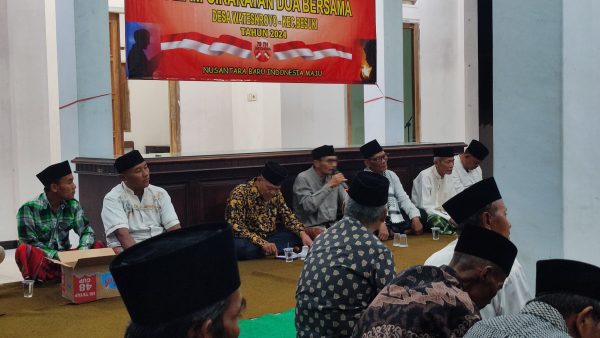 RAYAKAN HUT RI KE-79 GELAR MALAM TIRAKATAN DAN DOA BERSAMA